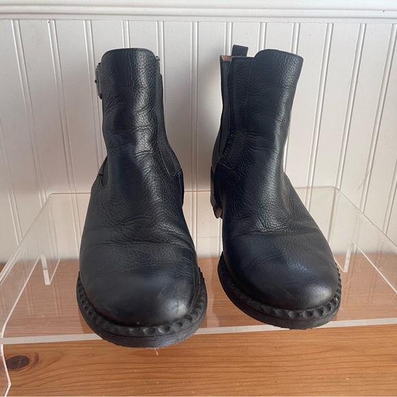 Gentle Souls by Kenneth Cole Black Leather Ankle Boots, Size 8.5 - Picture 5 of 7